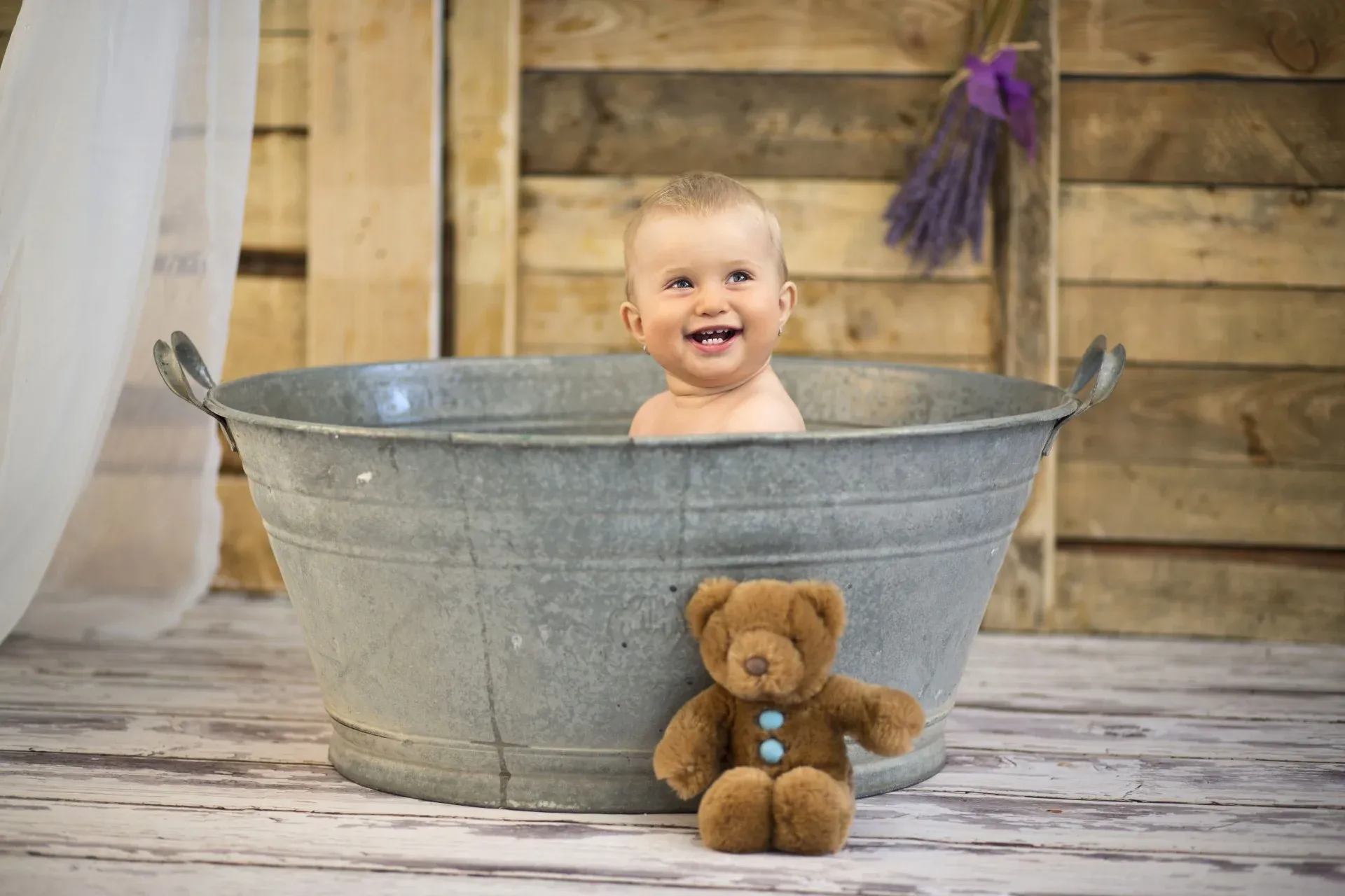 Bañera con agua preparada para realizar un baño de cloro.