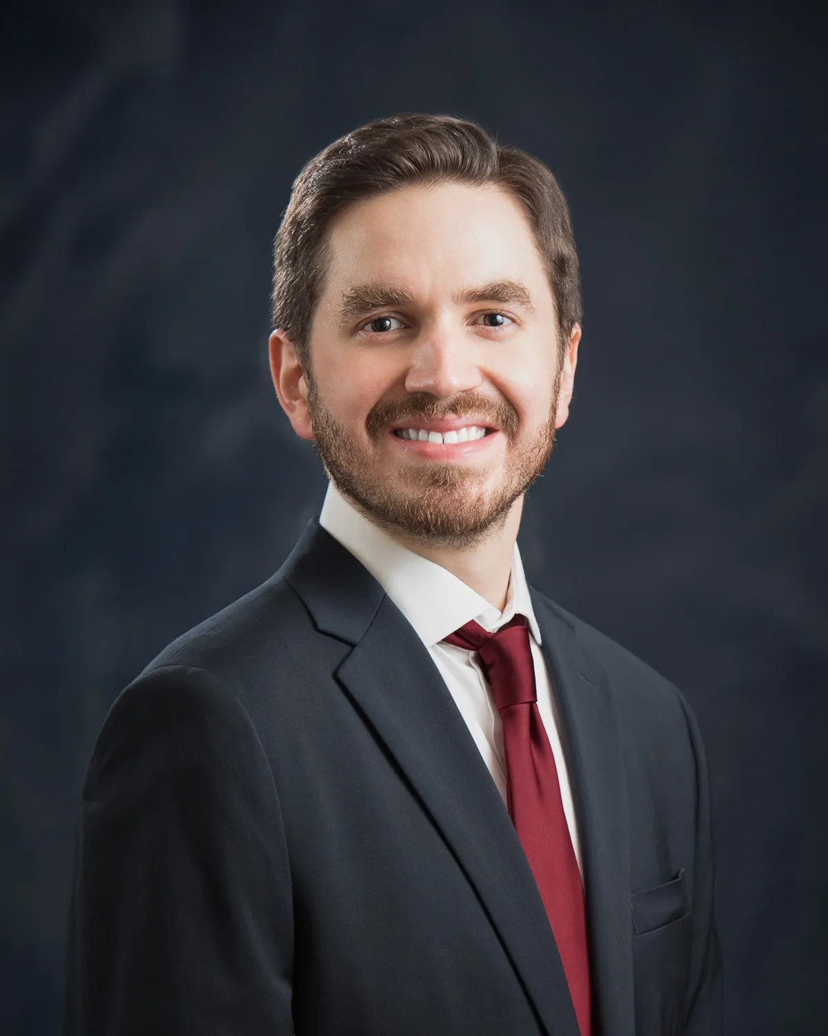 Retrato profesional del Dr. Sergio Niklitschek